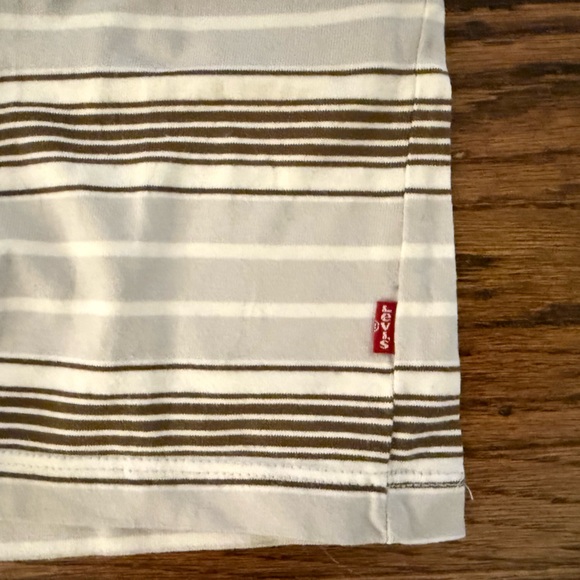 Levi’s Striped Pocket Tee | Grey Horizontal Stripes | Men’s XS Relaxed Fit - Picture 3 of 4